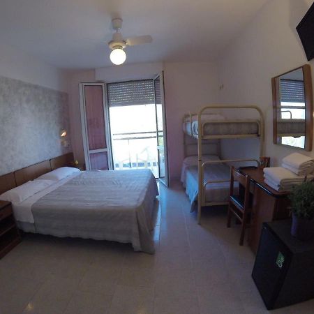 Hotel Samoa Rimini Bagian luar foto