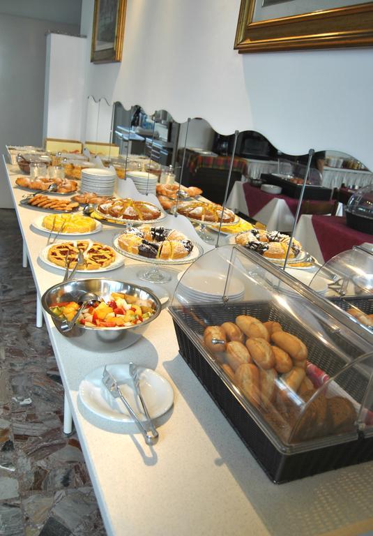 Hotel Samoa Rimini Bagian luar foto
