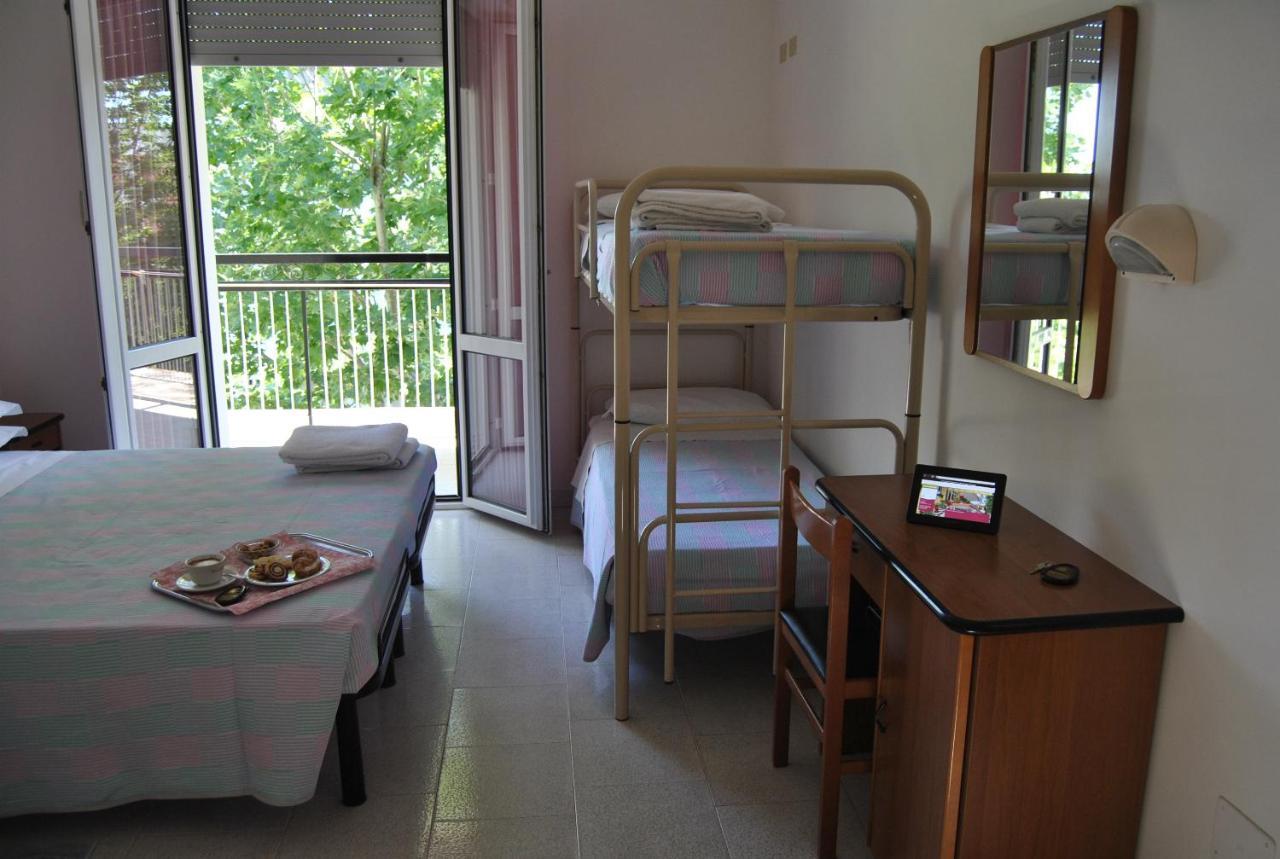 Hotel Samoa Rimini Bagian luar foto