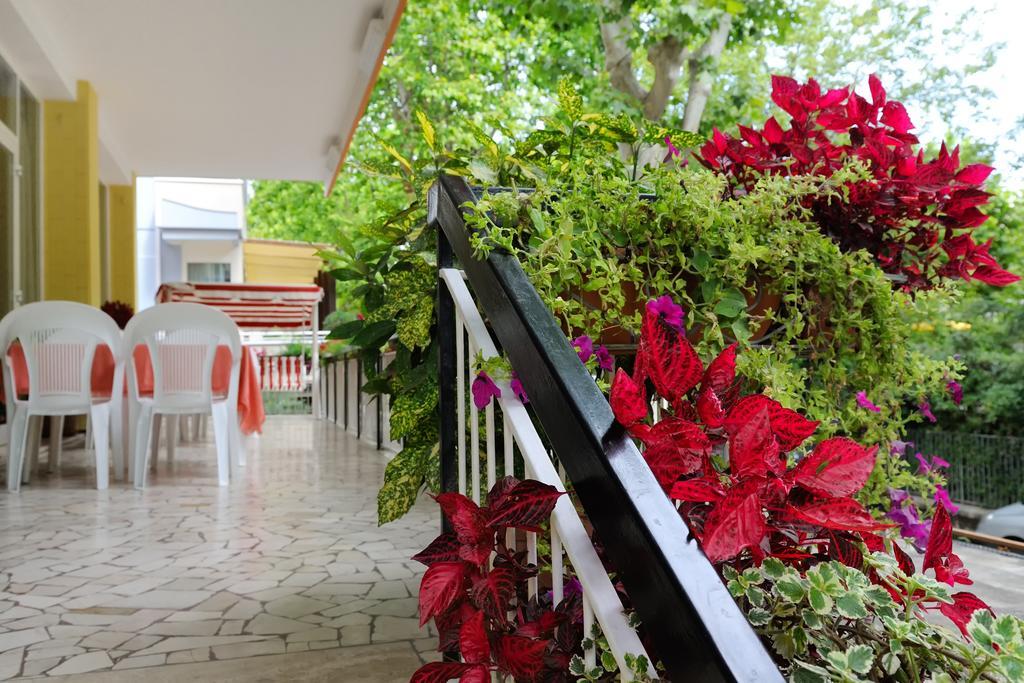 Hotel Samoa Rimini Bagian luar foto