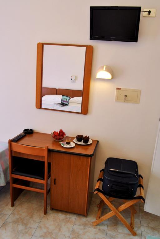 Hotel Samoa Rimini Bagian luar foto