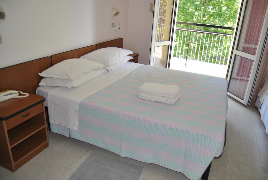 Hotel Samoa Rimini Bagian luar foto