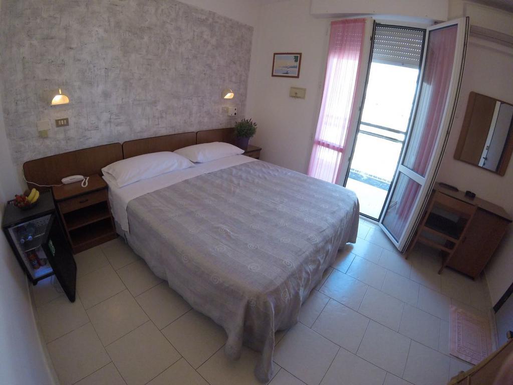 Hotel Samoa Rimini Bagian luar foto