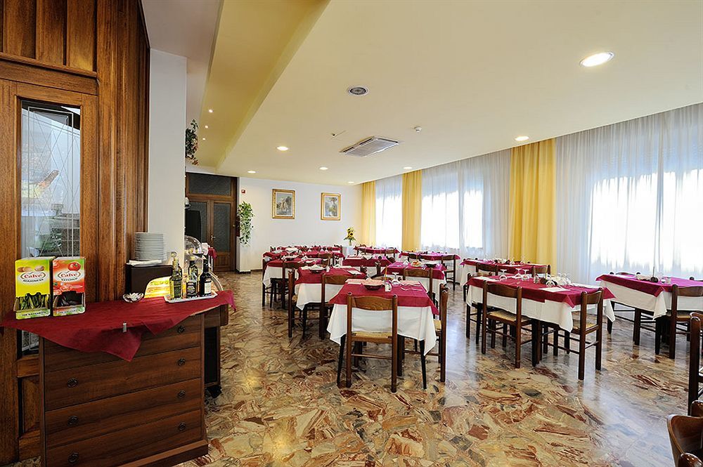 Hotel Samoa Rimini Bagian luar foto