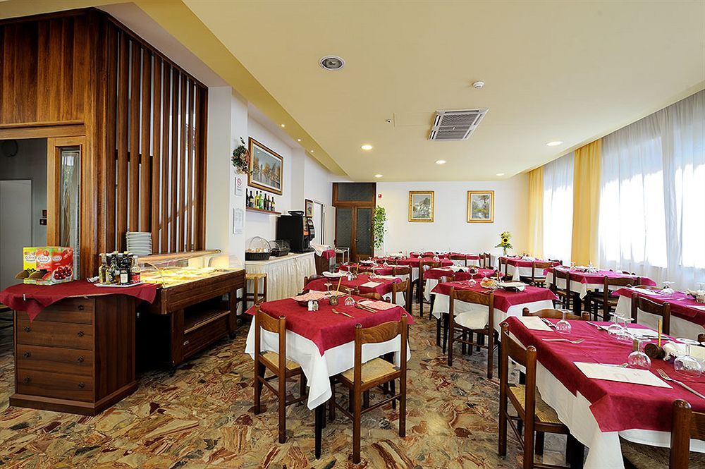 Hotel Samoa Rimini Bagian luar foto