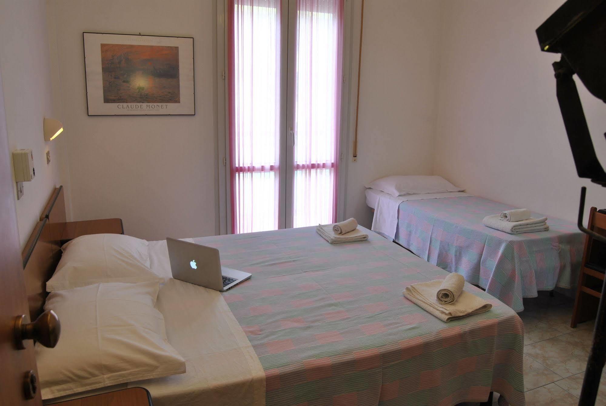 Hotel Samoa Rimini Bagian luar foto